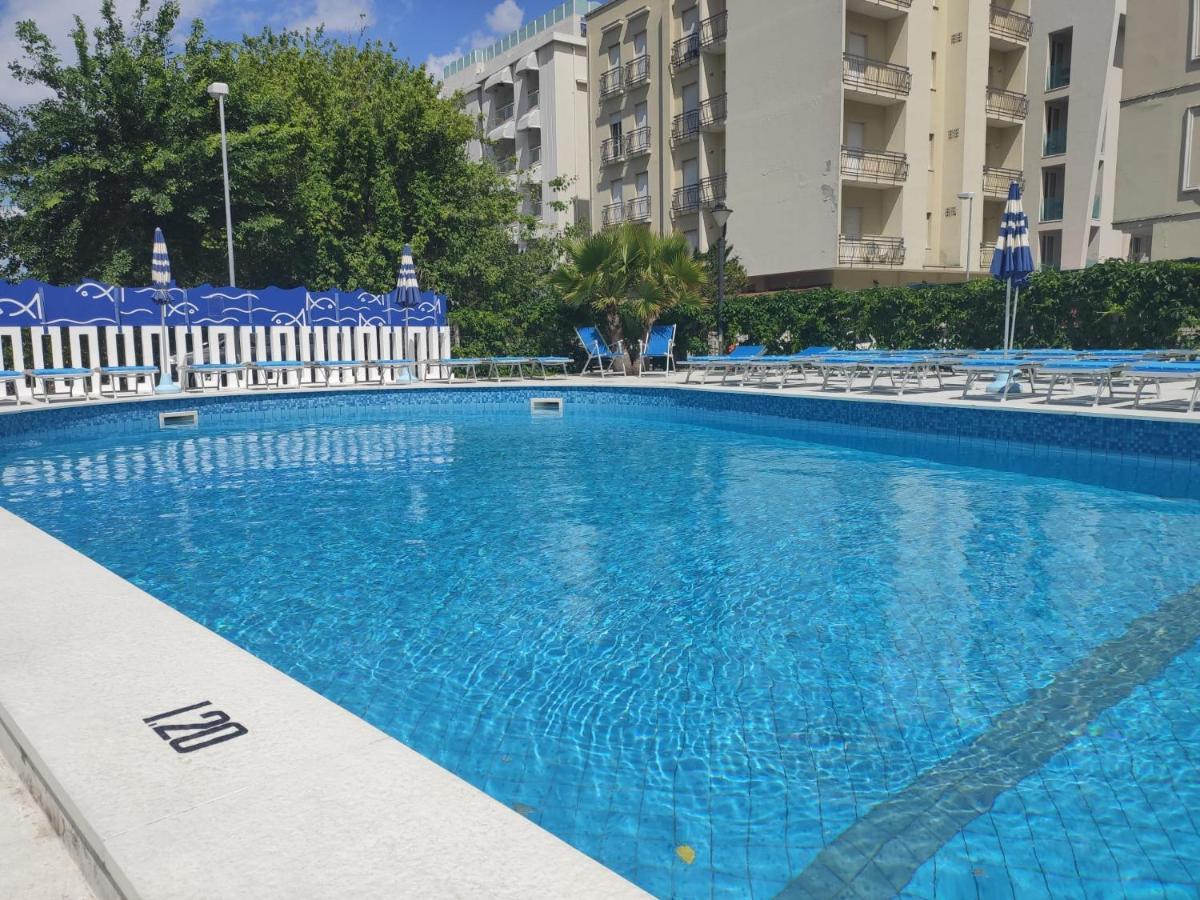 Hotel Senior Каттолика Экстерьер фото