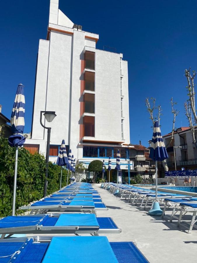Hotel Senior Каттолика Экстерьер фото