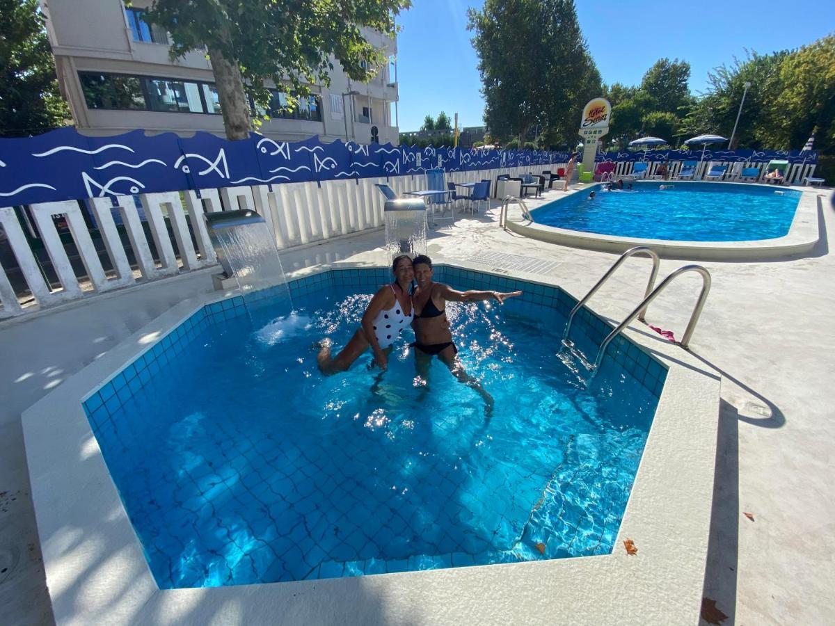 Hotel Senior Каттолика Экстерьер фото