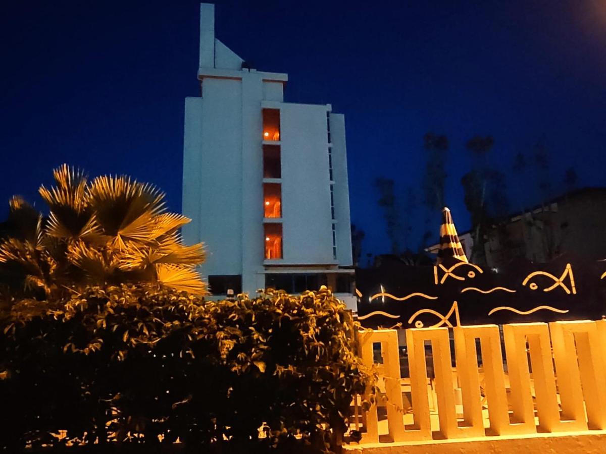 Hotel Senior Каттолика Экстерьер фото
