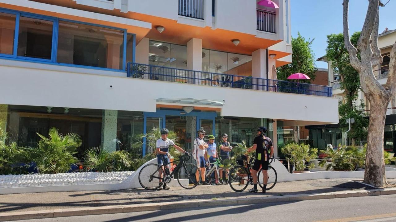 Hotel Senior Каттолика Экстерьер фото