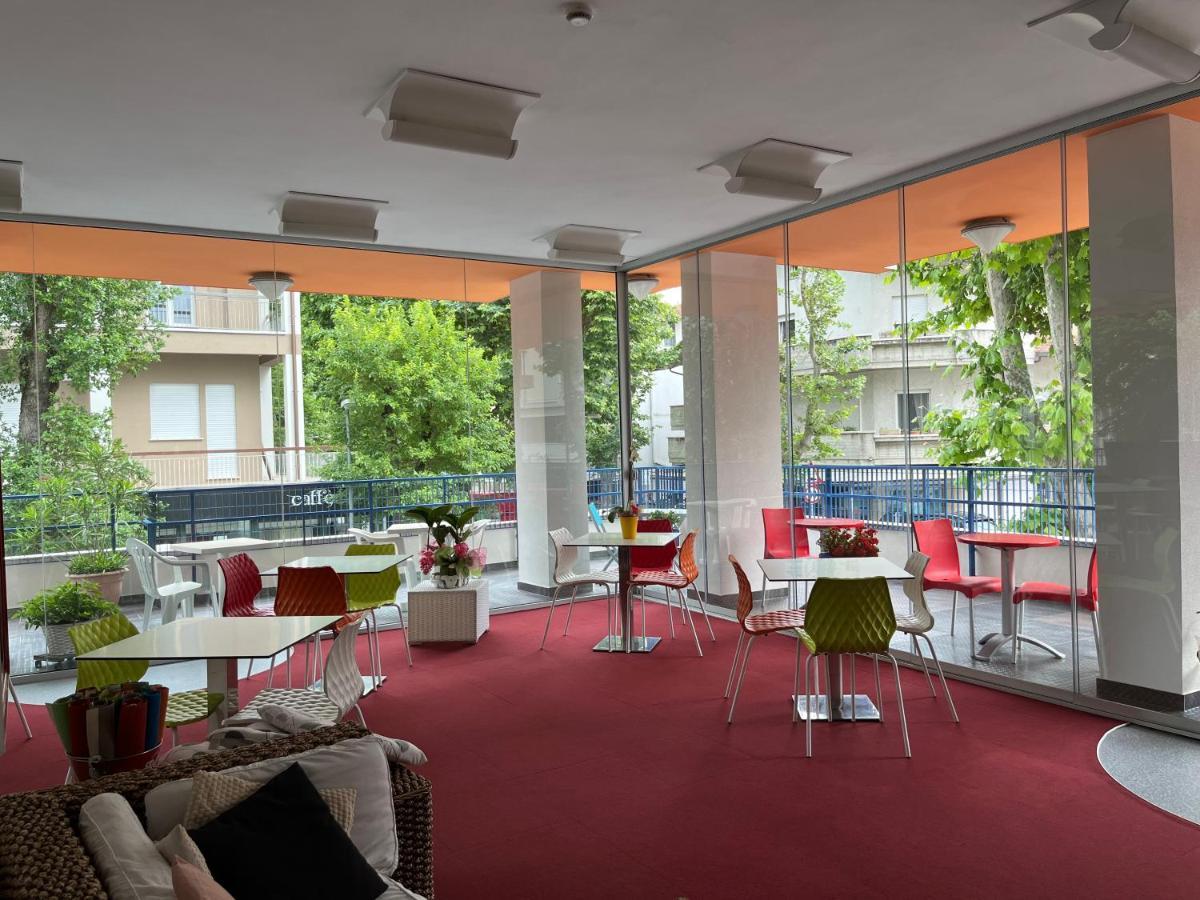 Hotel Senior Каттолика Экстерьер фото