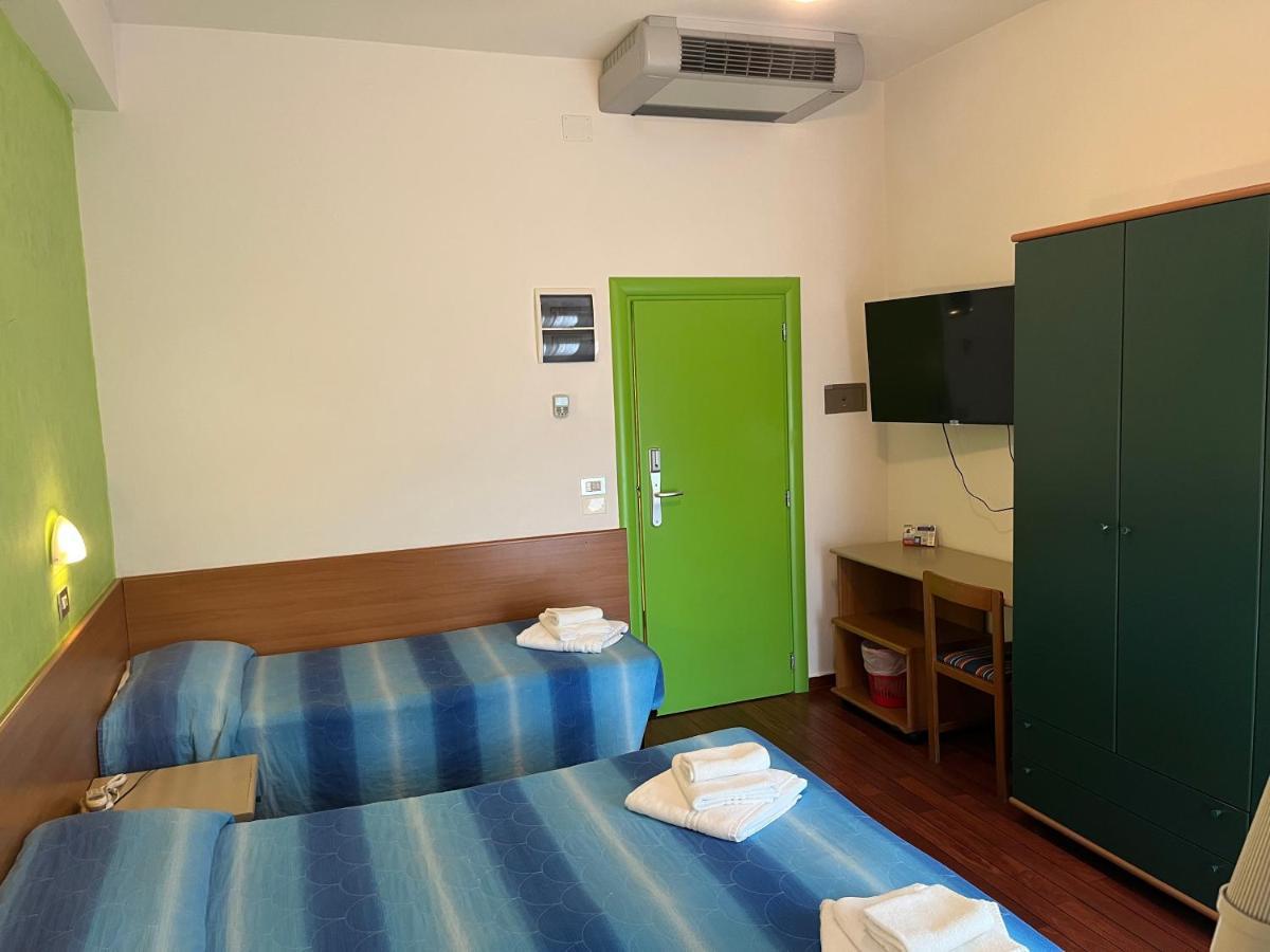 Hotel Senior Каттолика Экстерьер фото