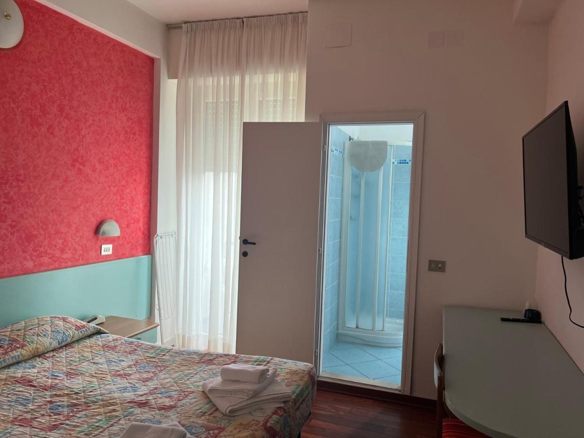 Hotel Senior Каттолика Экстерьер фото